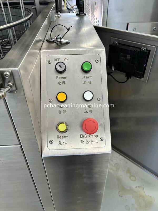 آلة تنظيف البالتات الأوتوماتيكية PLC التي تتميز بسعة خزان سائل 80 لترًا ووقت تجفيف من 5 إلى 15 دقيقة مناسبة لأنواع البالتات المختلفة