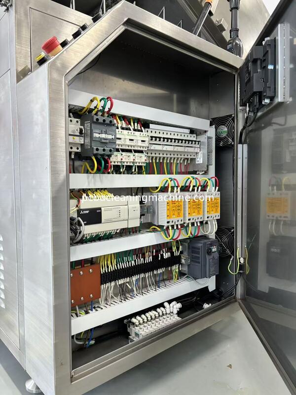 آلة تنظيف البالتات الأوتوماتيكية PLC التي تتميز بسعة خزان سائل 80 لترًا ووقت تجفيف من 5 إلى 15 دقيقة مناسبة لأنواع البالتات المختلفة